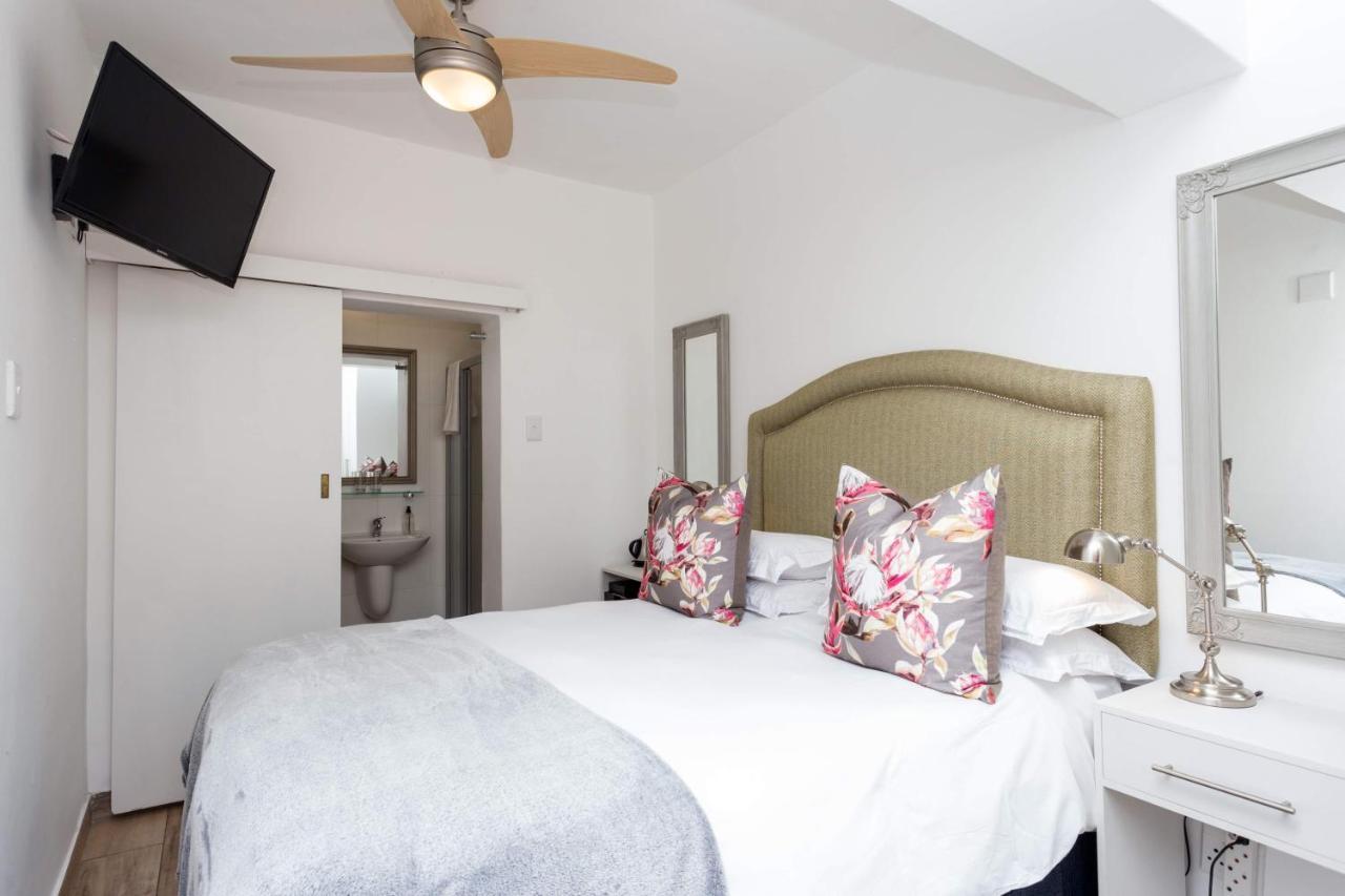 Maartens Guesthouse Кейптаун Екстериор снимка